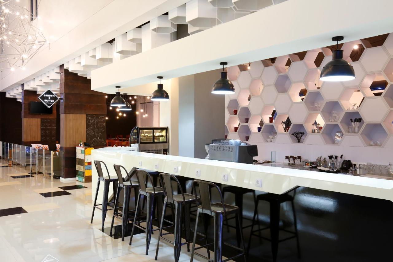 Berry Biz Hotel Sunset Road Seminyak Kültér fotó
